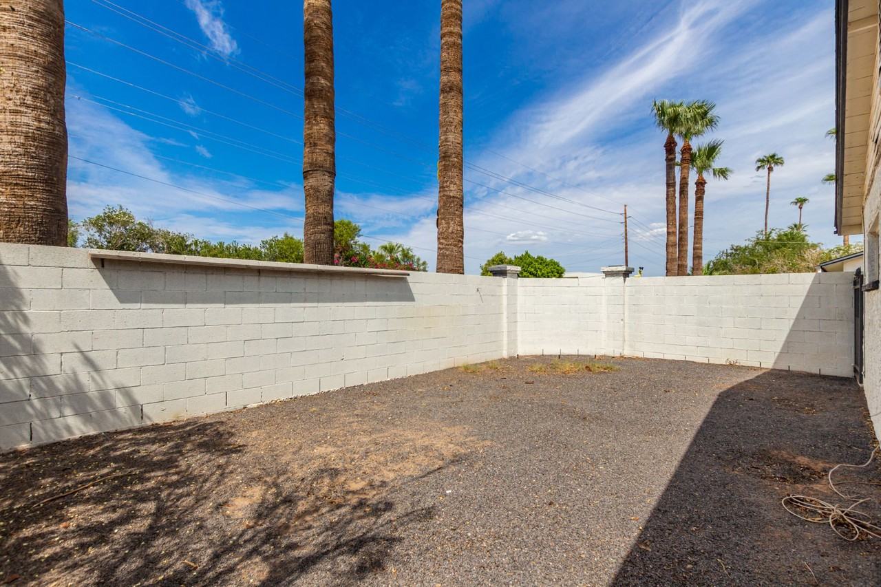 3133 N 36th St - Photo 7 of 34