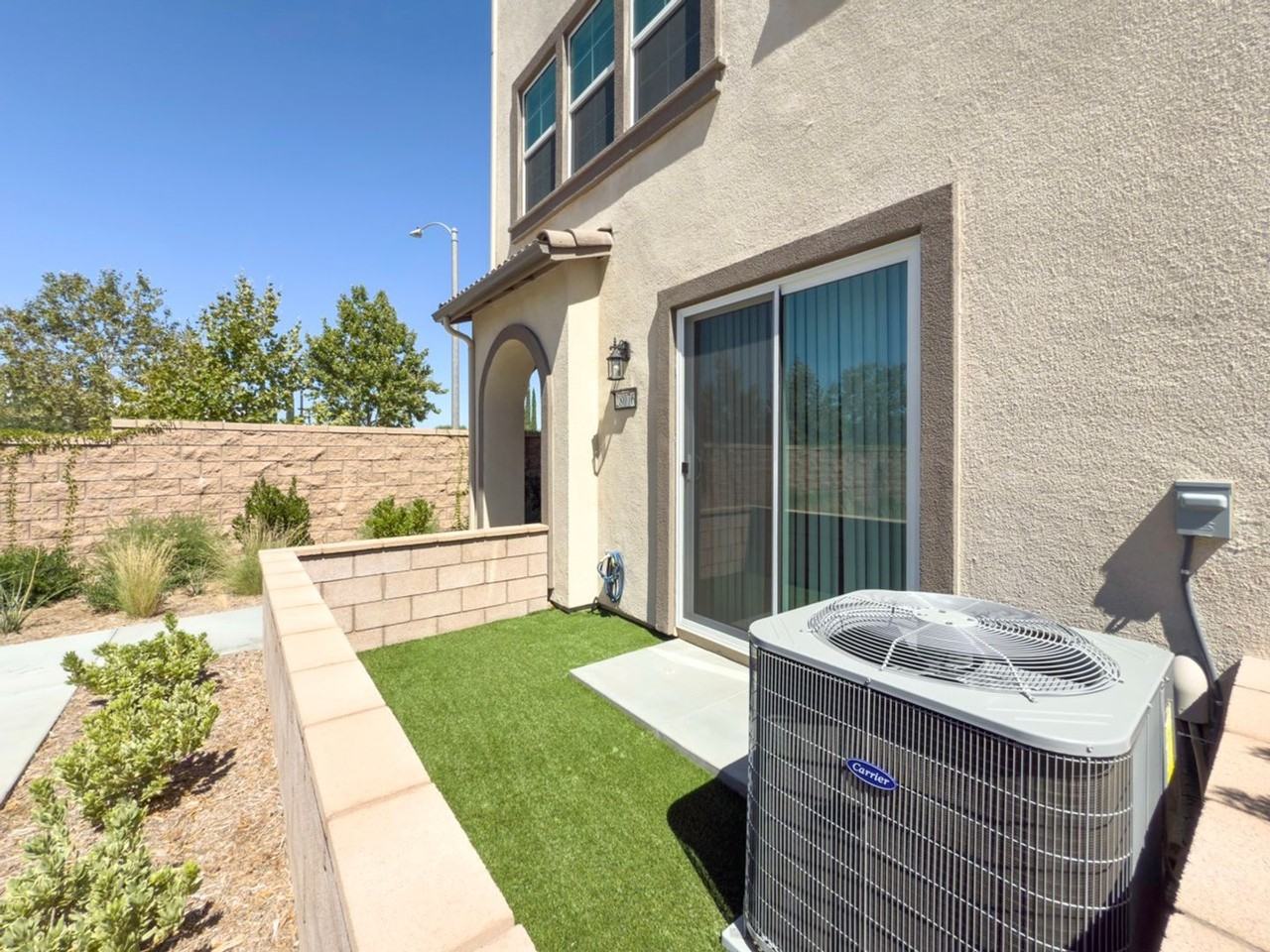 28076 Melrose Dr - Photo 4 of 50