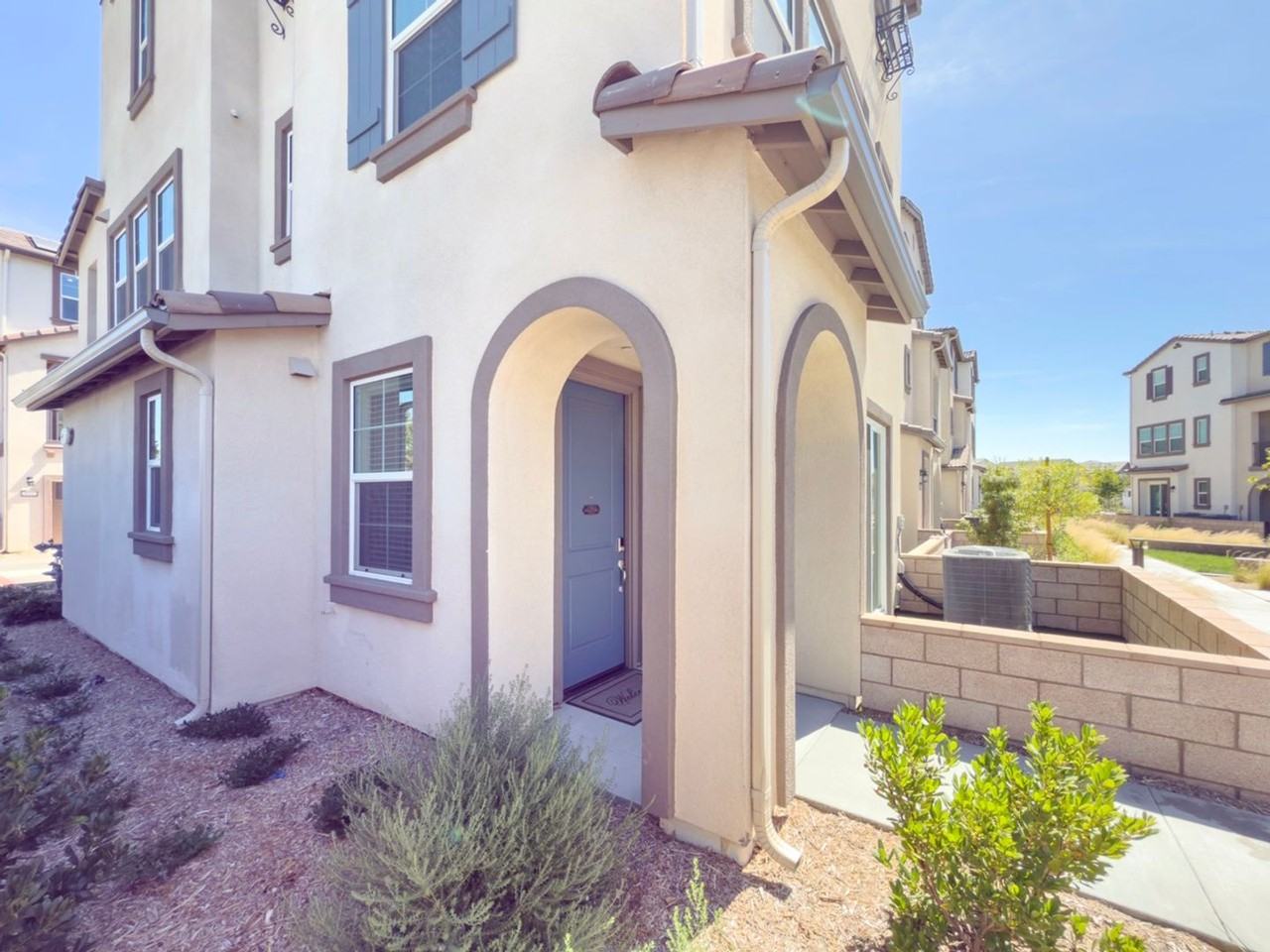 28076 Melrose Dr - Photo 5 of 50