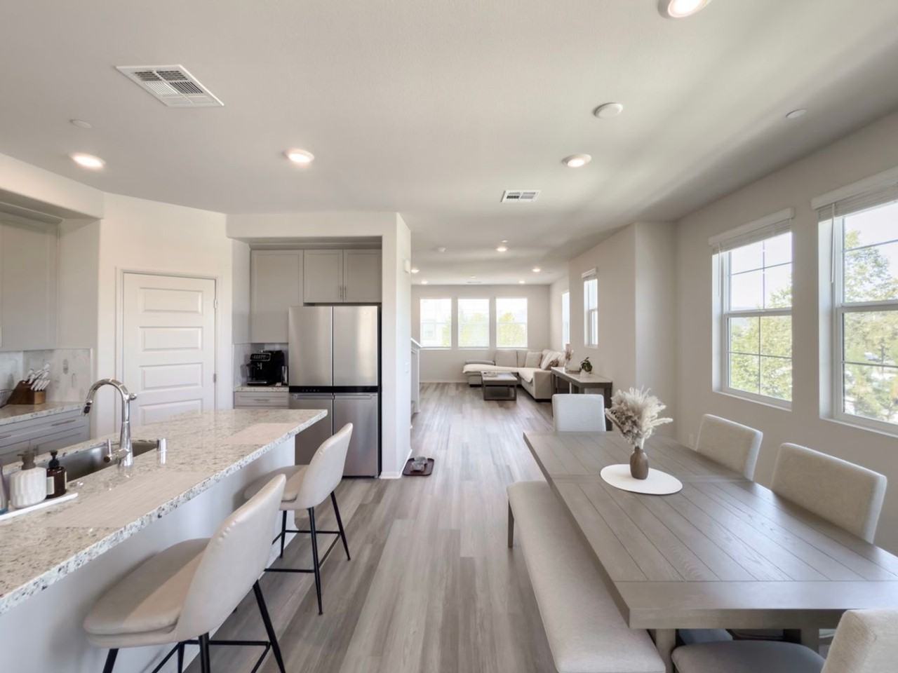 28076 Melrose Dr - Photo 3 of 50