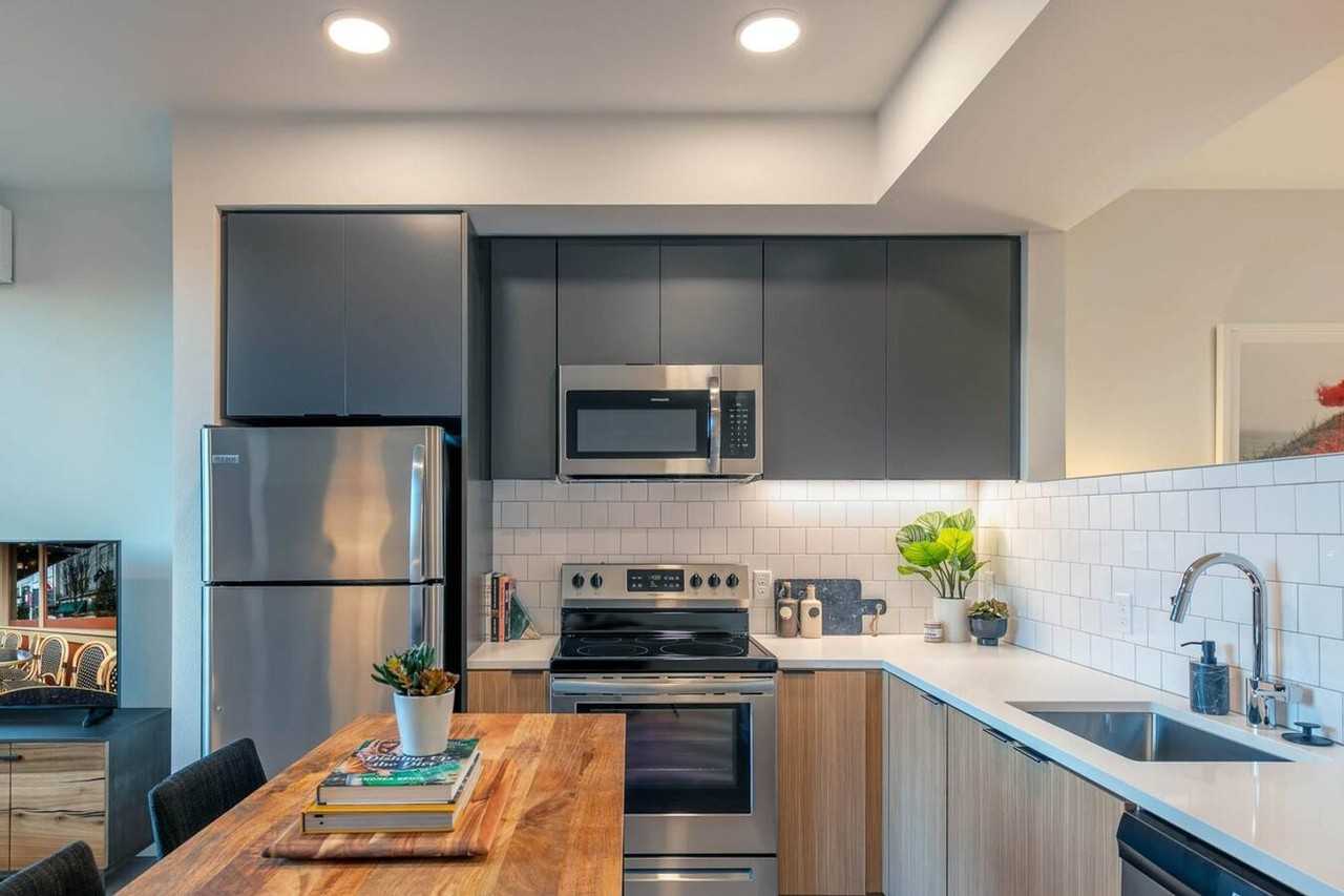 1378 Nw 18th Ave #1280508P - Photo 2 of 8