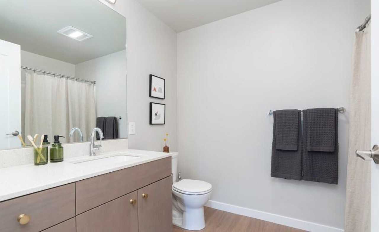 2070 Northwest Quimby Street - Photo 3 of 7