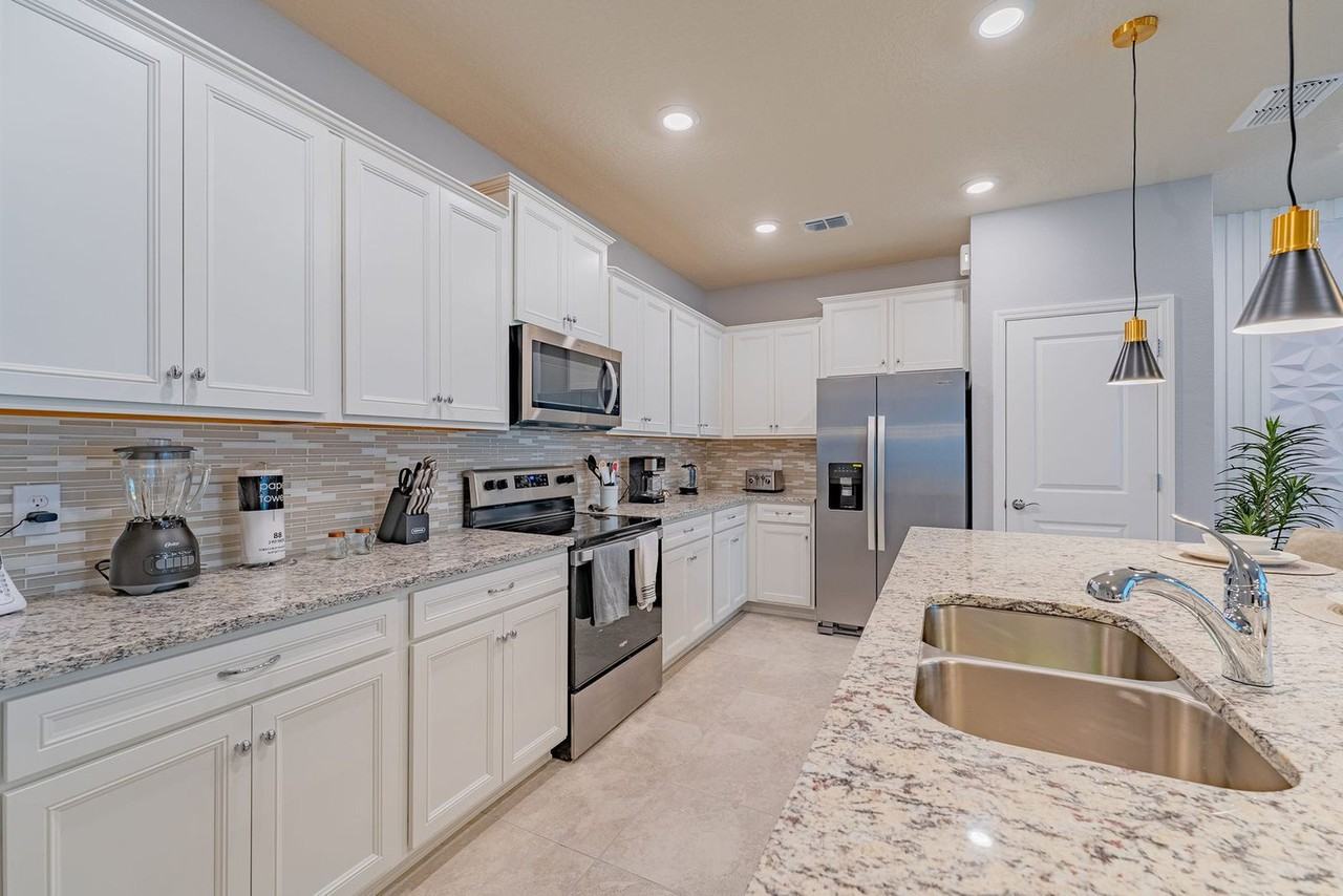 886 Paradise Dr #1280974P - Photo 6 of 50