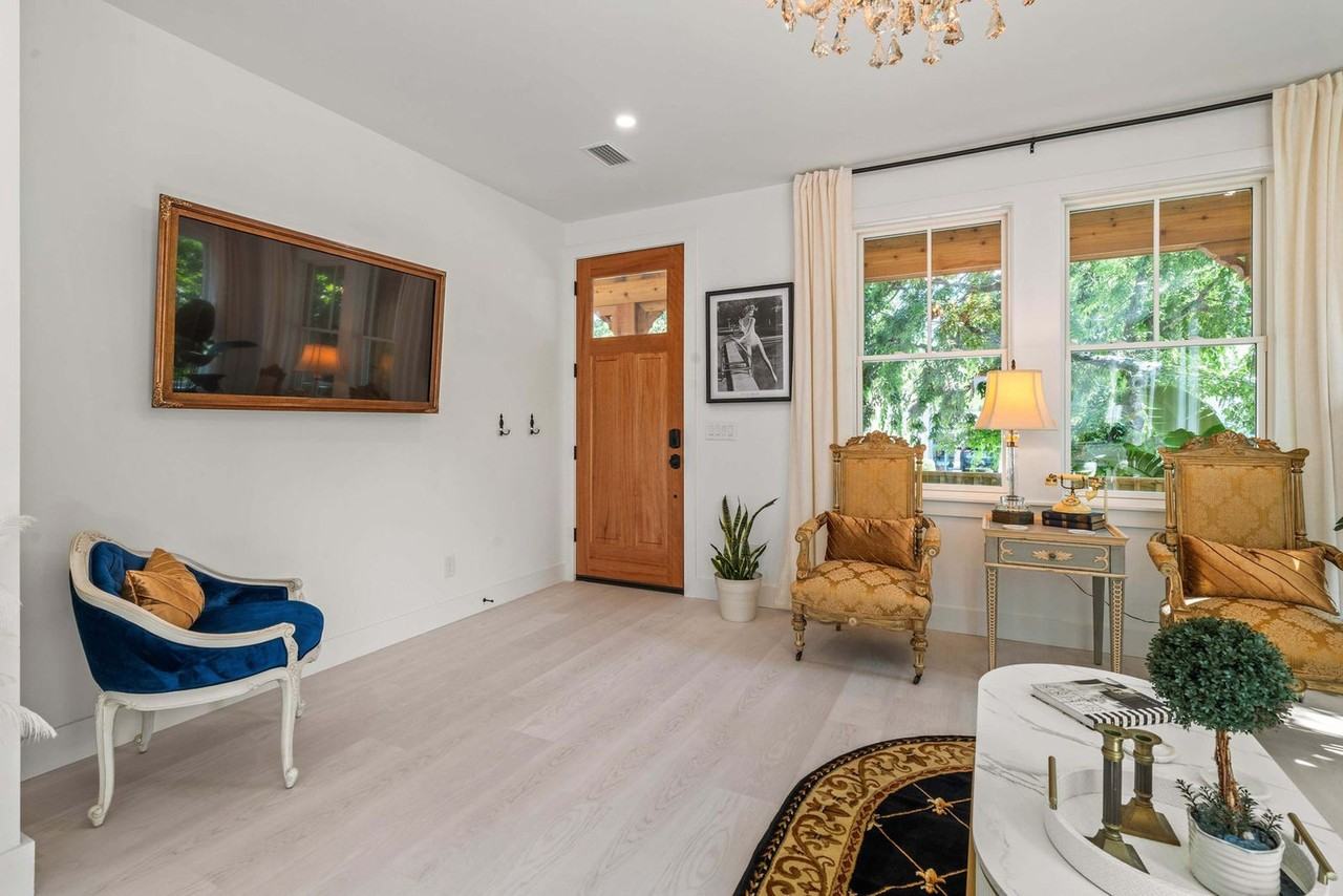 28 West Castillo Drive - Photo 3 of 62