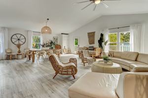 featured image of 156 Meadow Ave