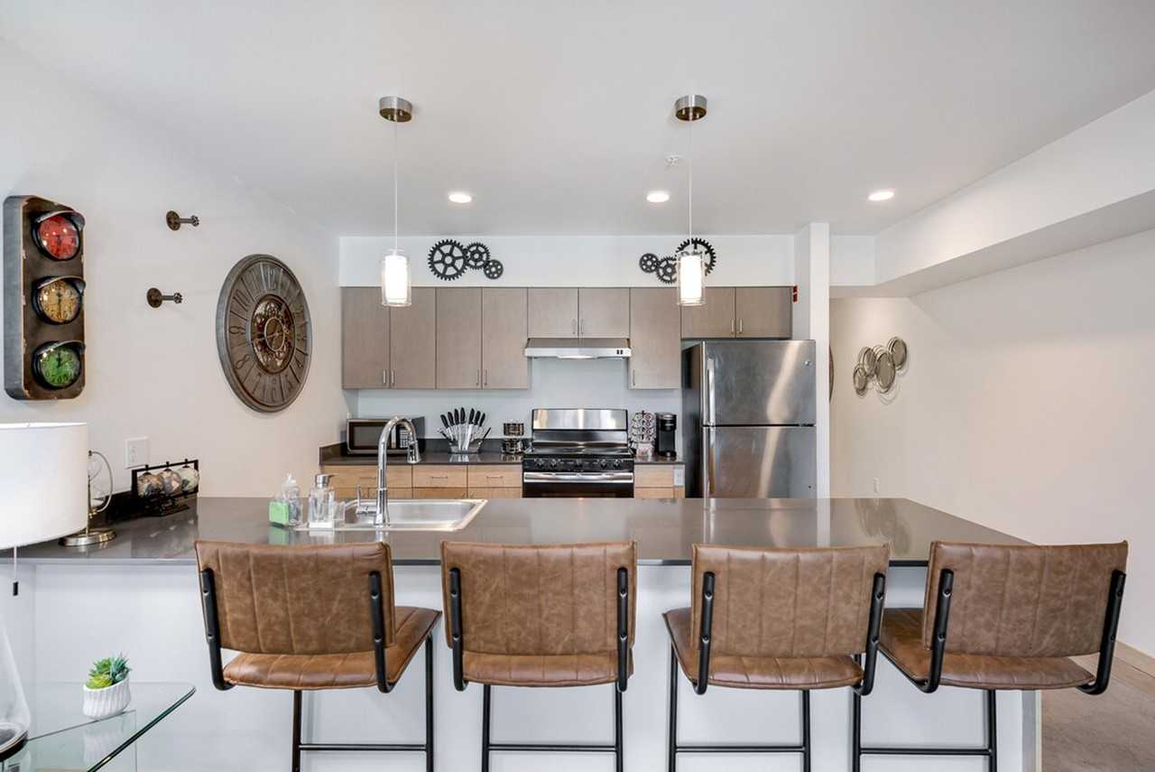 2821 Beacon Ave S #1284570P - Photo 4 of 16