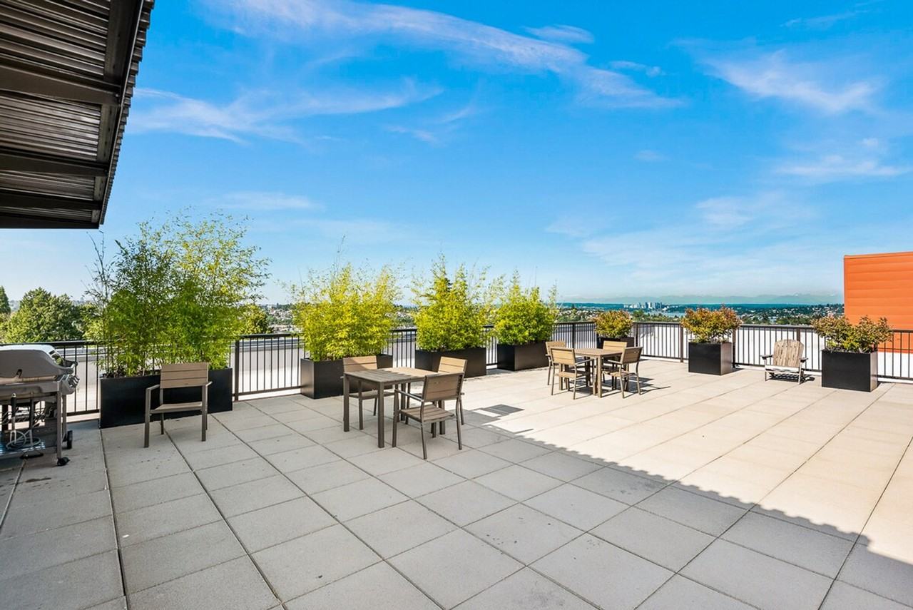 2821 Beacon Ave S #1284570P - Photo 3 of 16