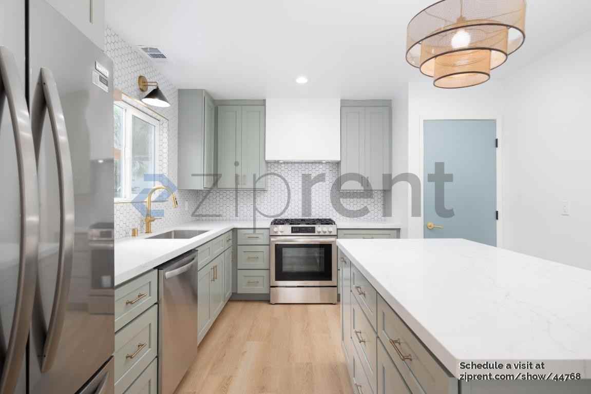 2018 Glasgow Ave - Photo 7 of 18