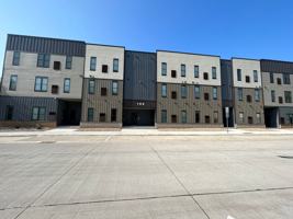 featured image of 103 W Lyon St