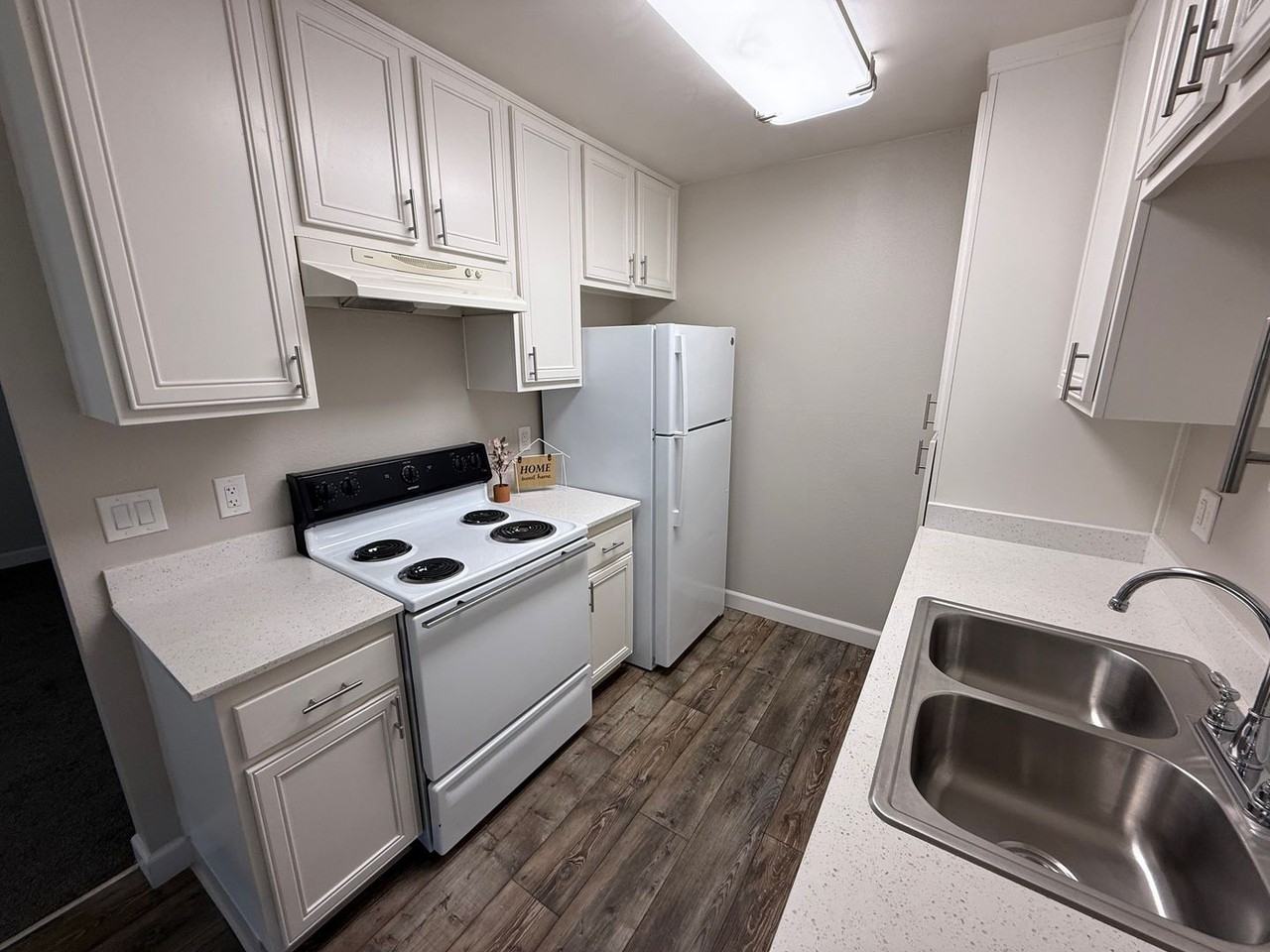 Courtyards - Photo 4 of 26