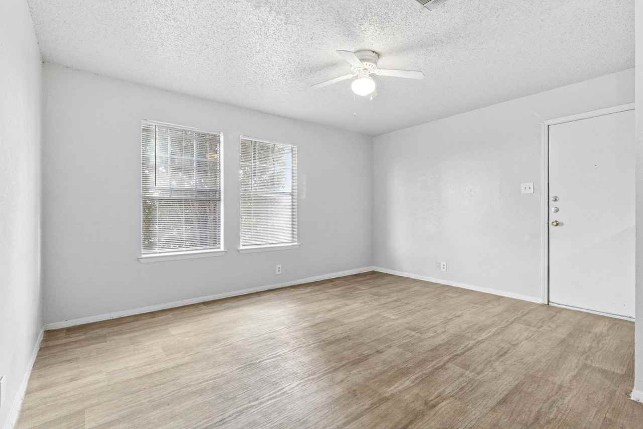 Arbors Of Taylor - Photo 3 of 29