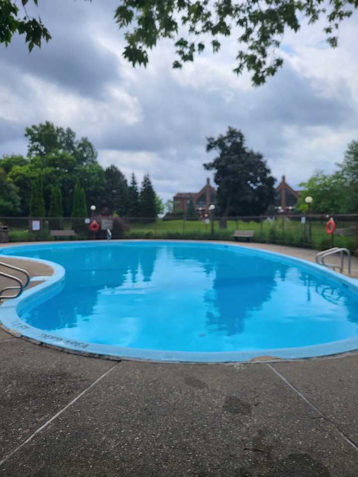 270 Brittany Drive - Photo 2 of 19