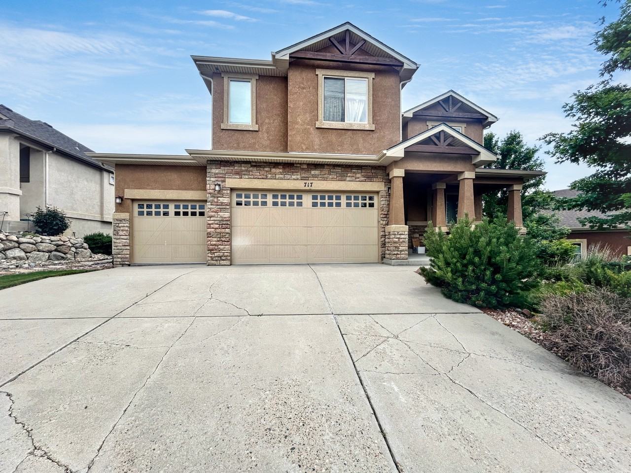 717 Black Arrow Dr - Photo 2 of 31