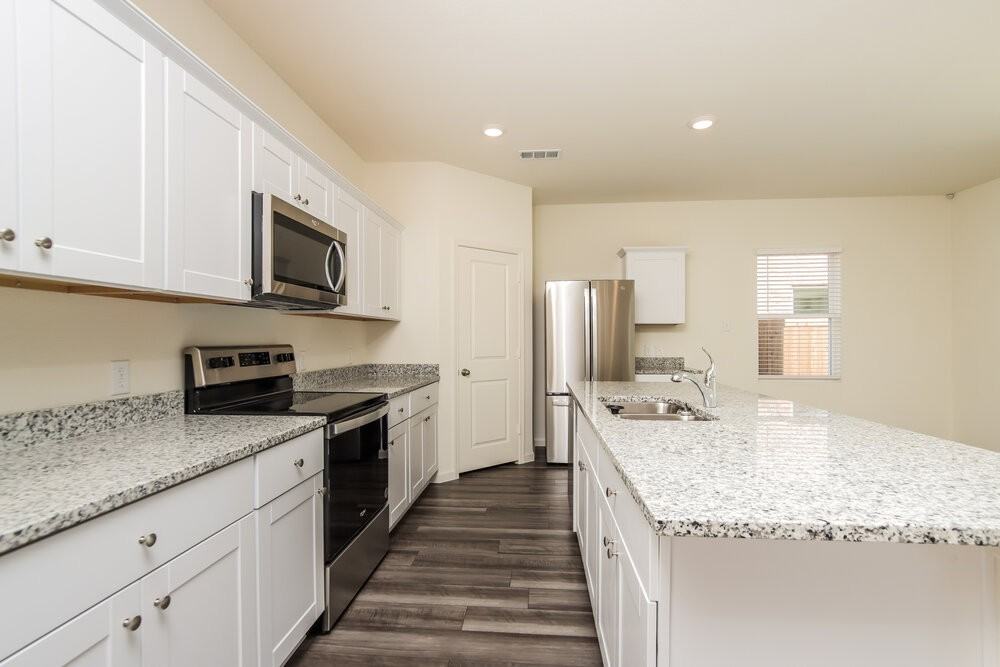 1801 Sandlin Dr - Photo 7 of 17
