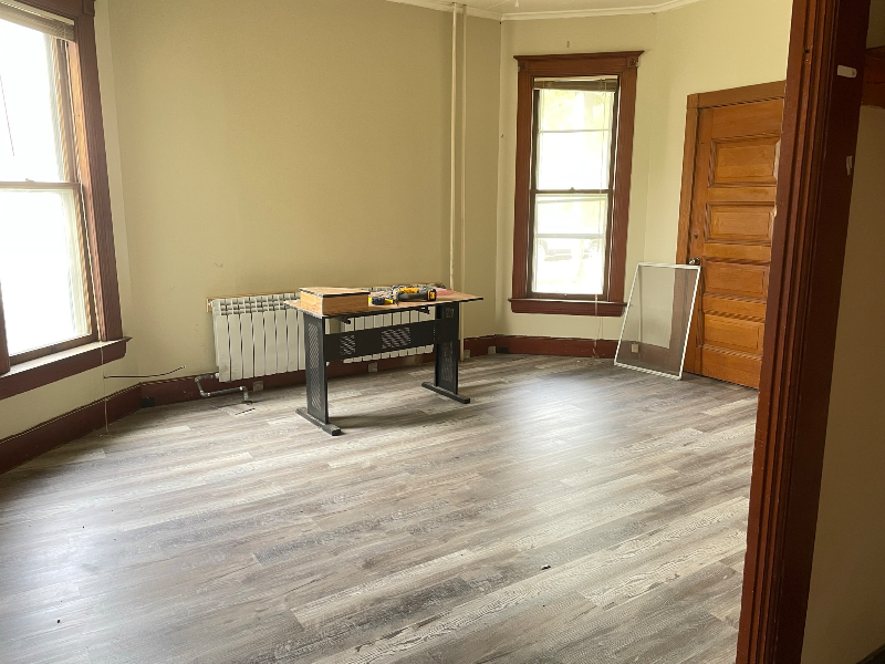 531 S Oak Ave - Photo 2 of 6