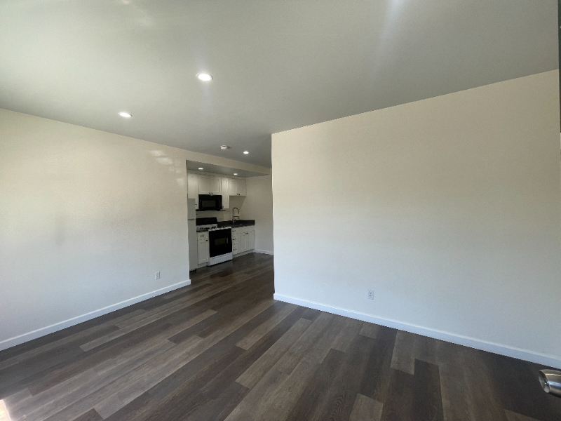 2033 E 4th St #2 - Photo 2 of 11