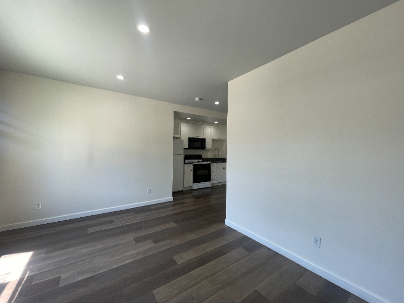 2033 E 4th St #2 - Photo 5 of 11