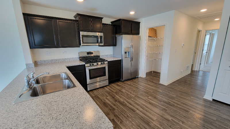 200 Goldenrod Dr - Photo 5 of 20