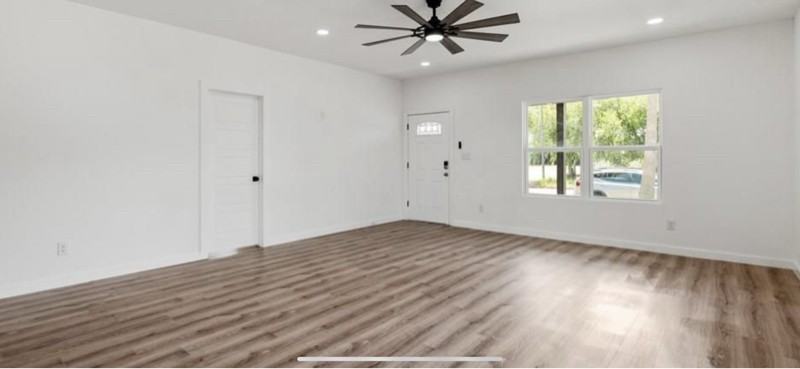 130 W Magnolia Ave - Photo 3 of 15