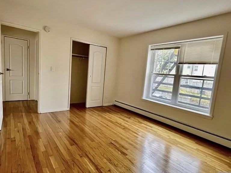 138 Clinton Pl #7F - Photo 3 of 5