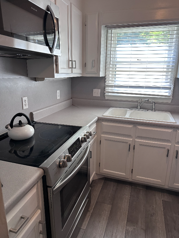 1914 Meadowbrook Cir Nw - Photo 3 of 11