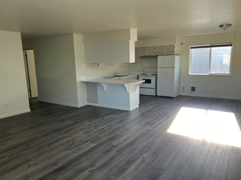 941 8th Ave #5 - Photo 3 of 11