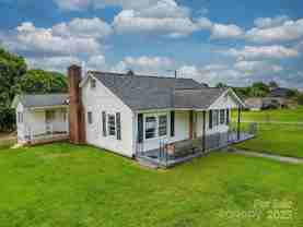 201 Robinson Rd - Photo 1 of 1