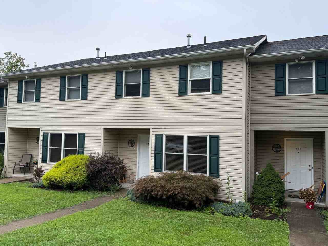 404 Harding St - Photo 2 of 32