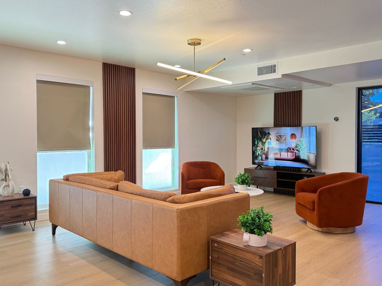 1929 North Commonwealth Avenue ##315 - Photo 2 of 20