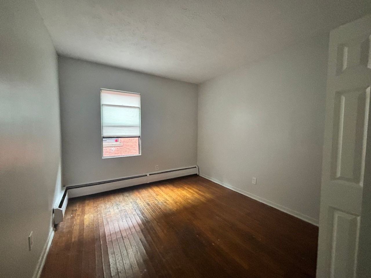 1089 Worthington St - Photo 4 of 9