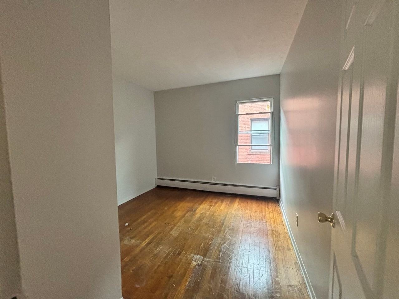 1089 Worthington St - Photo 5 of 9