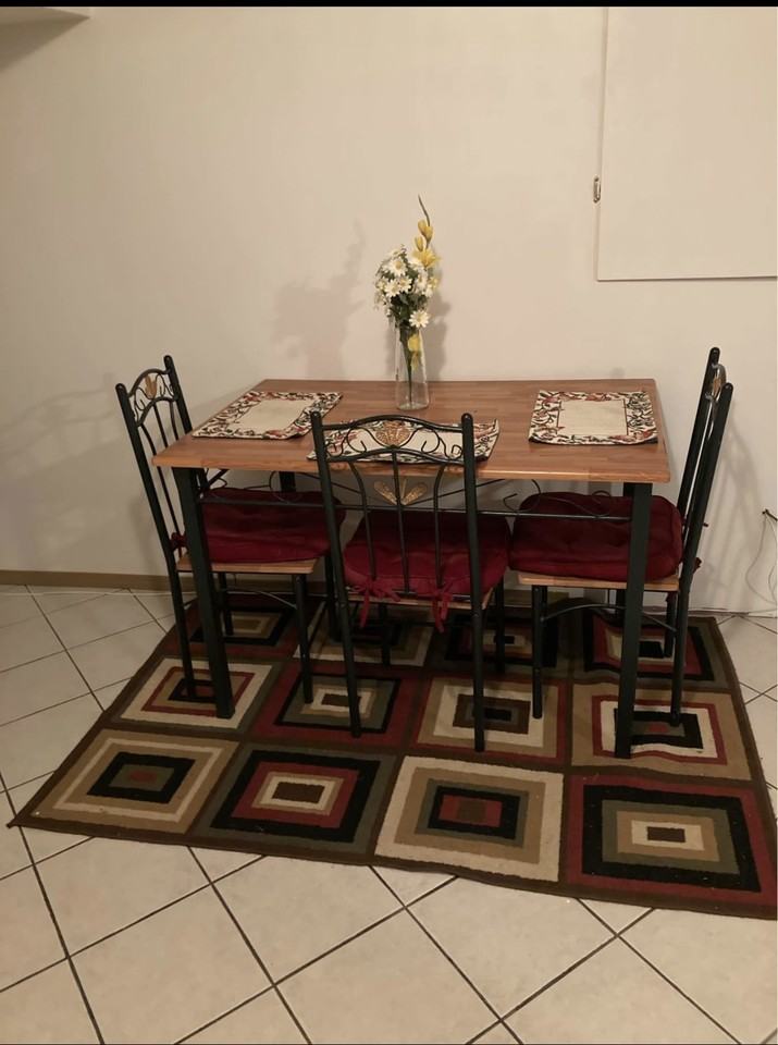 13 Sunvale Crescent Southeast - Photo 3 of 9