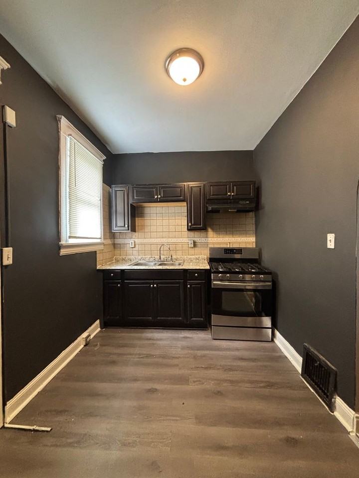 3023 W Belvedere Ave - Photo 5 of 7