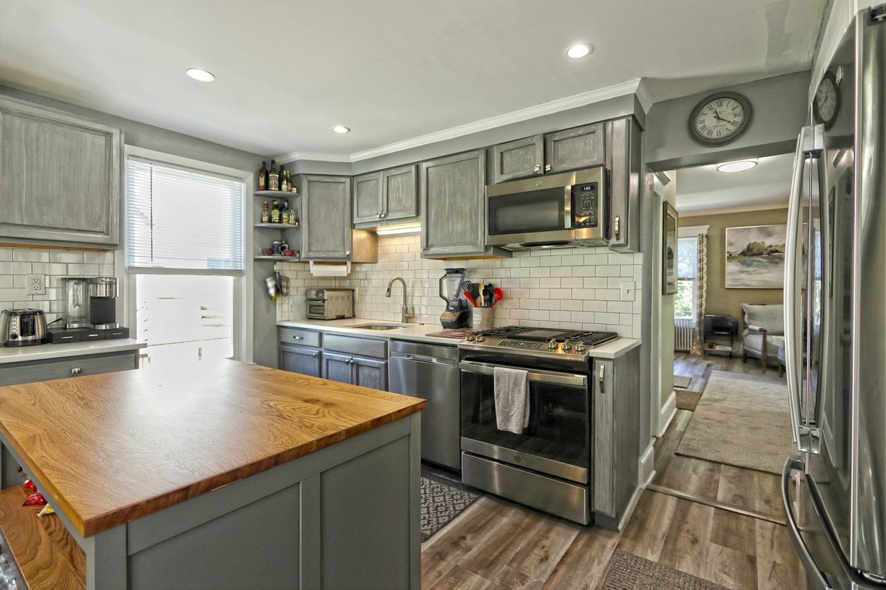 10 Noble Ave #10 - Photo 7 of 29