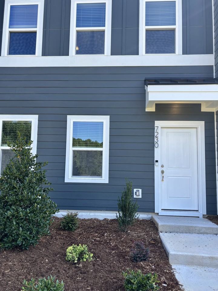 7230 Morris Acres Rd - Photo 3 of 28