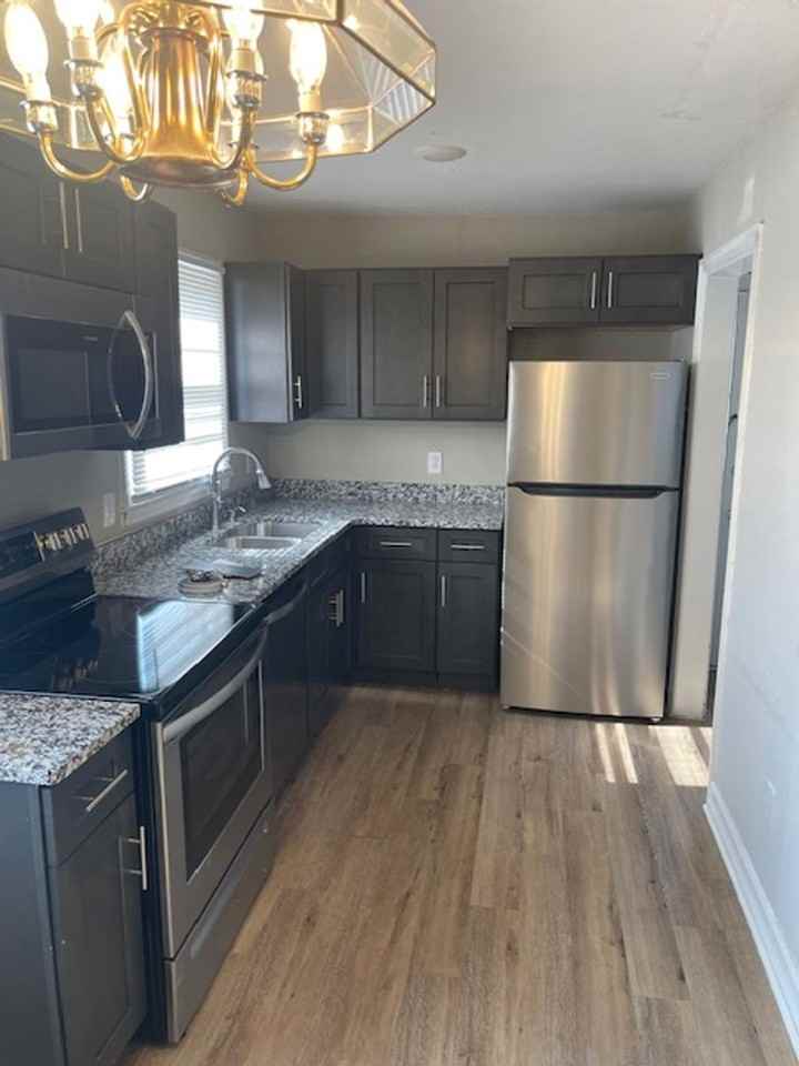 1237 Durbin St - Photo 2 of 5