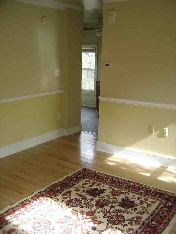 124 College Place - Photo 4 of 31