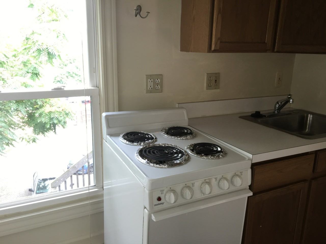 124 College Place - Photo 7 of 31