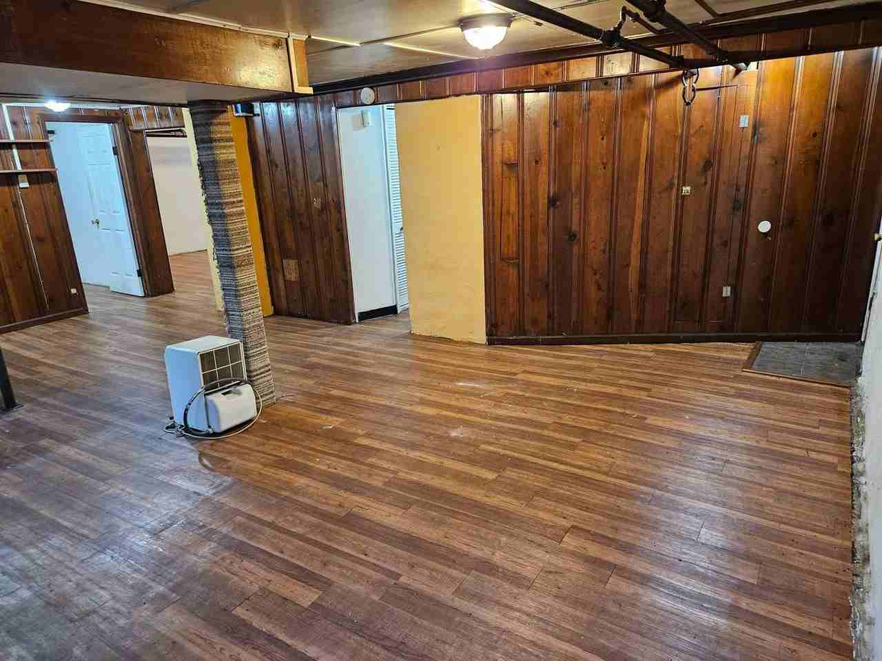 109 E Stewart Rd - Photo 5 of 10