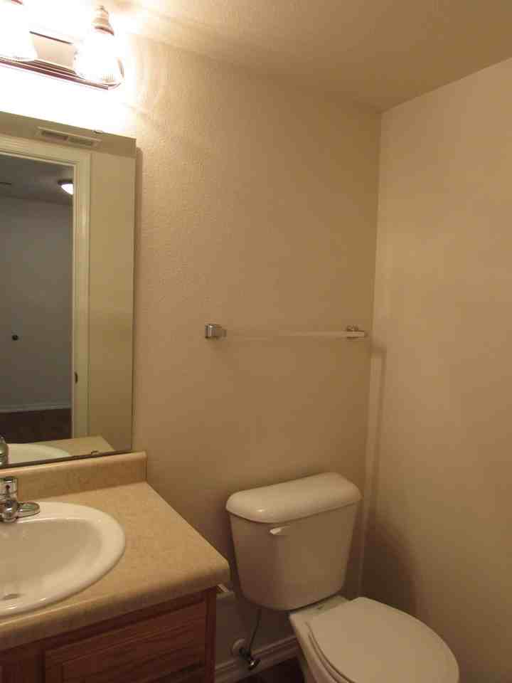 107 Andrews Dr - Photo 6 of 33