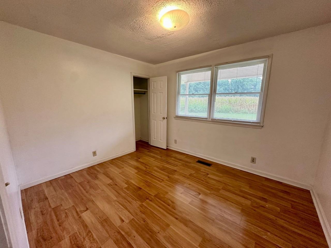1320 Wells Rd - Photo 6 of 11