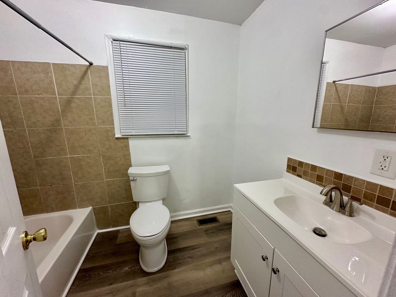 1320 Wells Rd - Photo 7 of 11