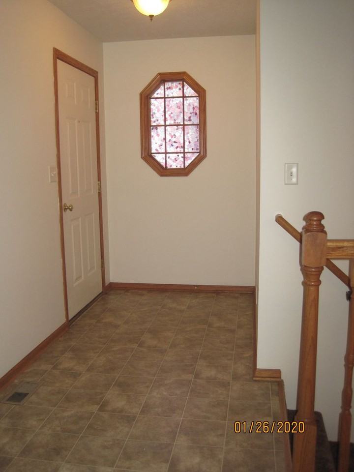 2126 Nw 55th St - Photo 5 of 16