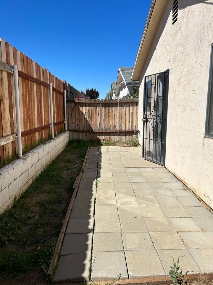 1116 Miller Ln - Photo 5 of 14