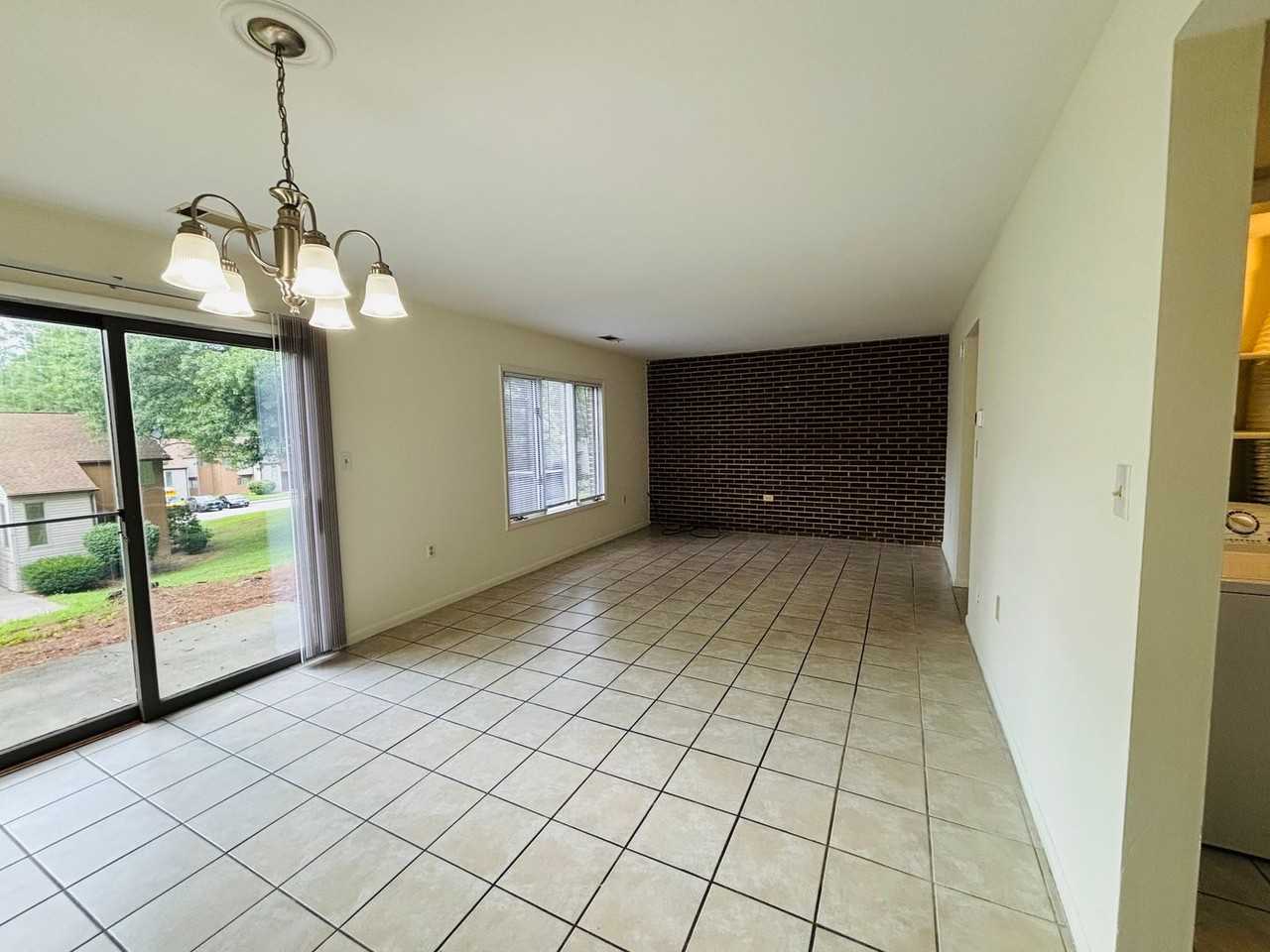 310 Shenandoah Cir - Photo 6 of 17