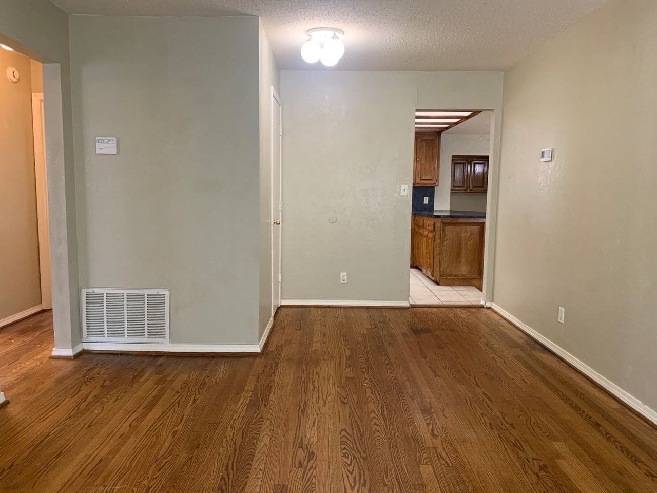 300 Russell Dr - Photo 2 of 17