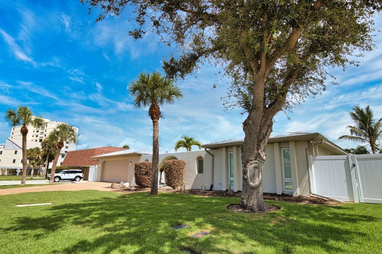 514 Everglades Drive - Photo 3 of 50