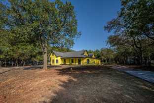 731/735 8th Yellow Duplex - Photo 1 of 1