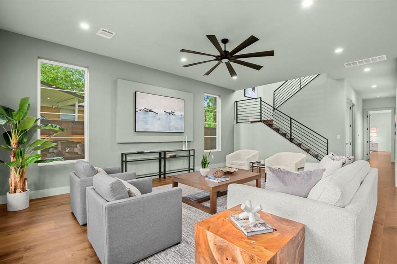 4807 Lansing Dr - Photo 3 of 37