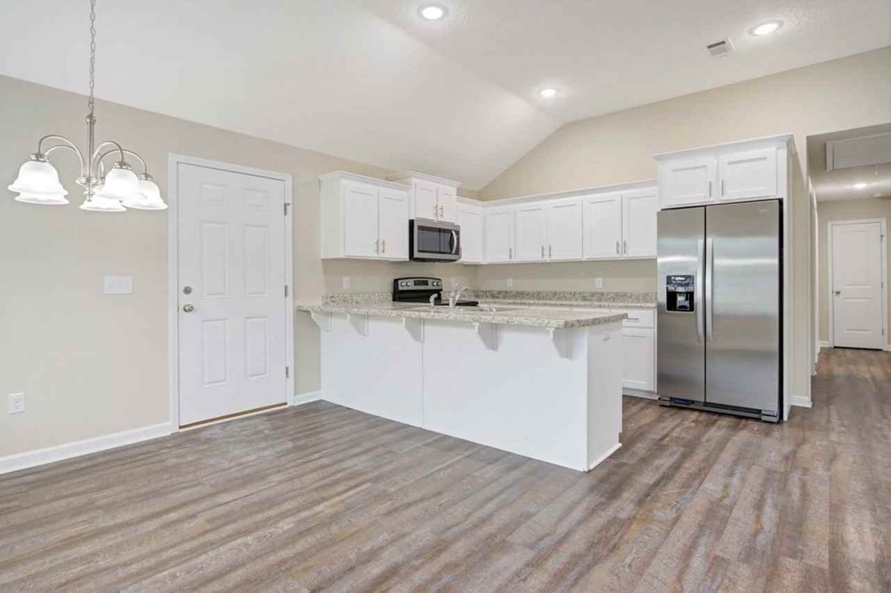 126 Villa Rd - Photo 6 of 21
